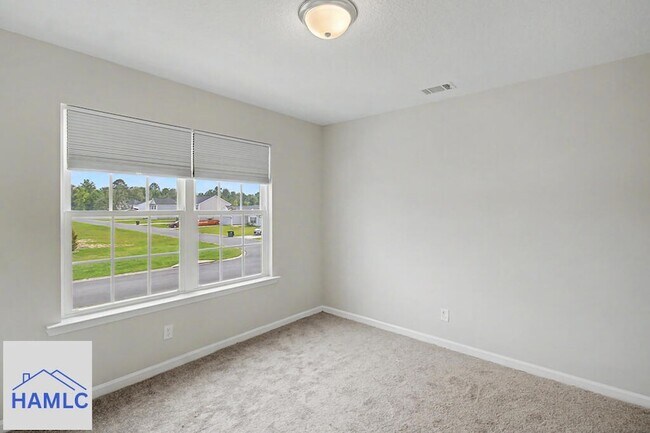 Building Photo - 188 Sunflower Cir NE