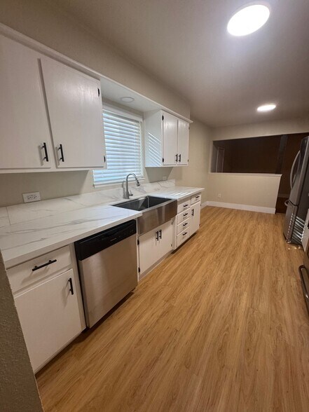 Building Photo - 2017 Fairmont Dr