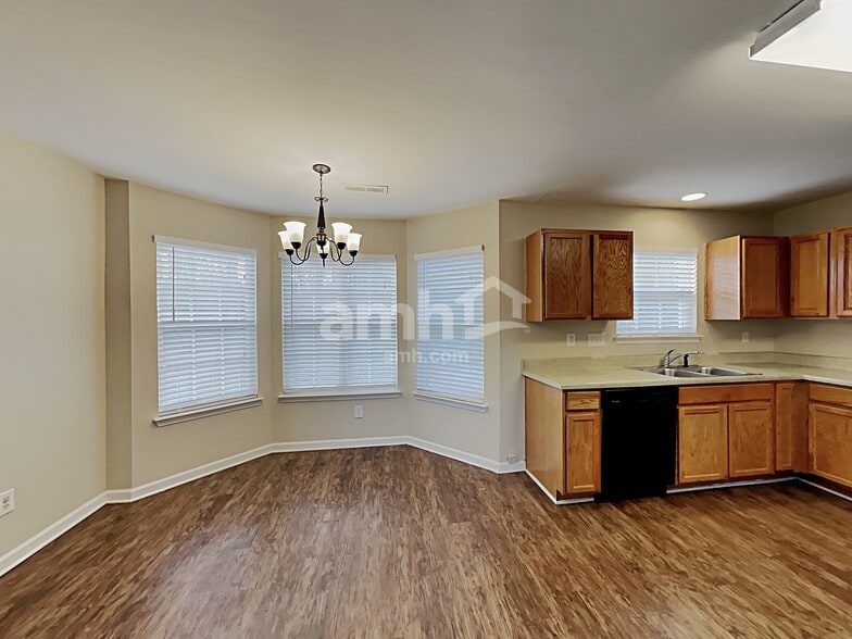 Building Photo - 4227 Springhaven Dr