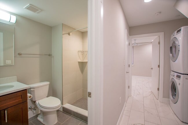 Building Photo - Modern & Efficient Point Breeze Townhome!