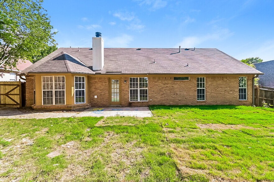 Building Photo - 1700 Brentwood Trce