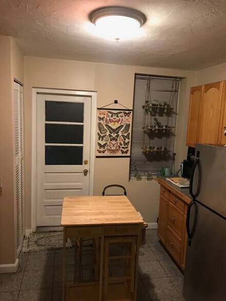 Primary Photo - 91 Gordon St
