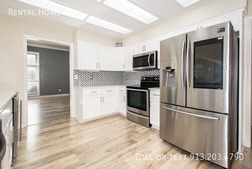 Building Photo - 15730 W Locust St