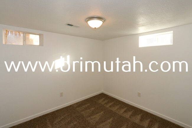 Building Photo - 2613 S Hartford St