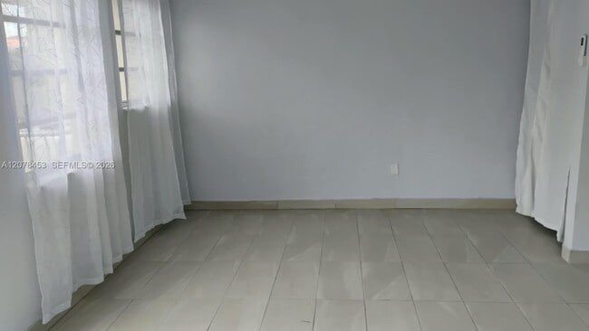 Building Photo - 2421 SW 93rd Ct