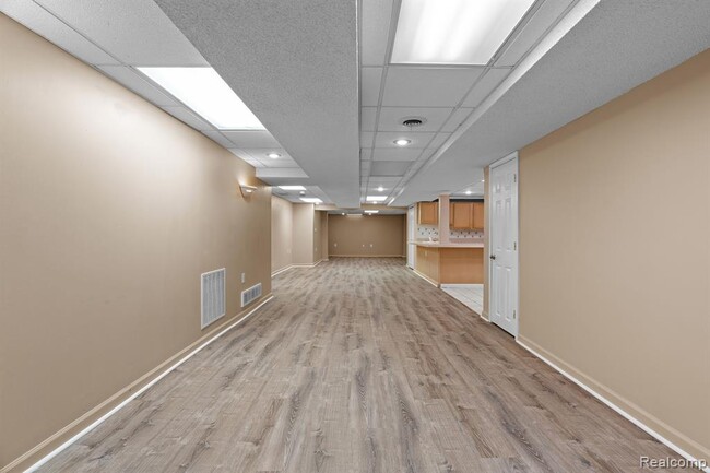 Building Photo - 45419 Glengarry Blvd