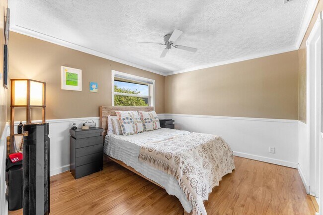 Building Photo - 8000 Lagos De Campo Blvd