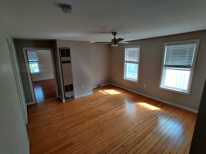 Living Room - 578 Dubuque St