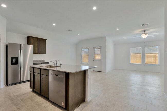 Building Photo - 1023 Lipizzan