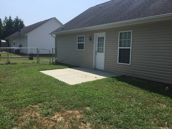 Building Photo - 2923 Ireton Pl