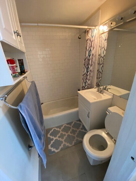 Building Photo - 106 Myrtle St