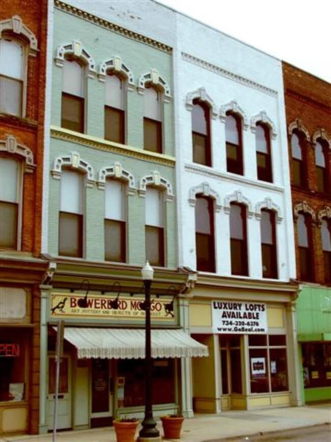 Building Photo - 208 W Michigan Ave