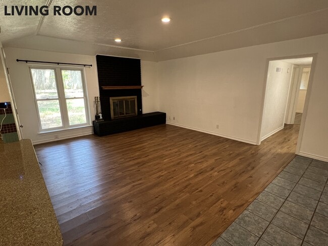 Building Photo - 1607 Wisteria St