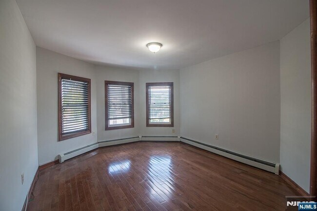 Building Photo - 756 S 17th St