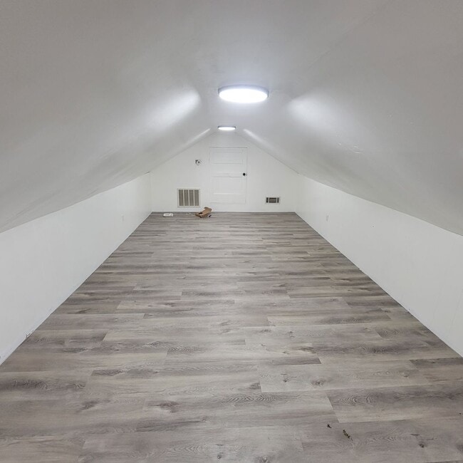 Building Photo - 3/2 -Bonus Room & Basement-Livingston