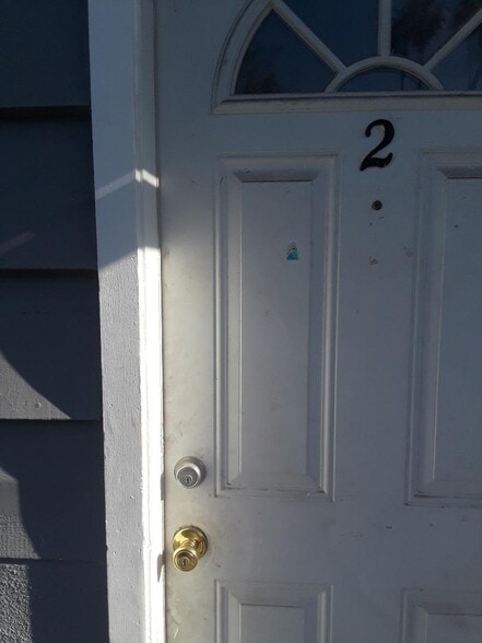 Building Photo - 599 N Oakland Ave