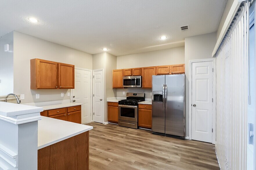 Building Photo - 2794 Regent Walk Dr