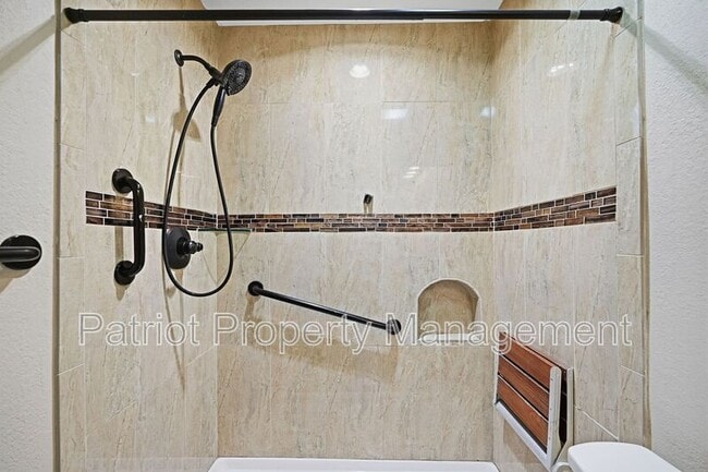 Building Photo - 9708-9708 E Vía Linda