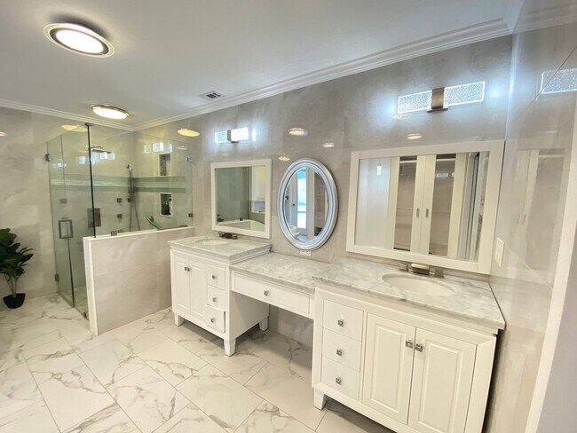 Building Photo - 4955 Southfork Ranch Dr