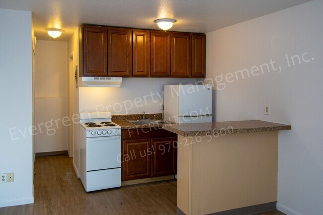 Building Photo - 500 Laporte Ave