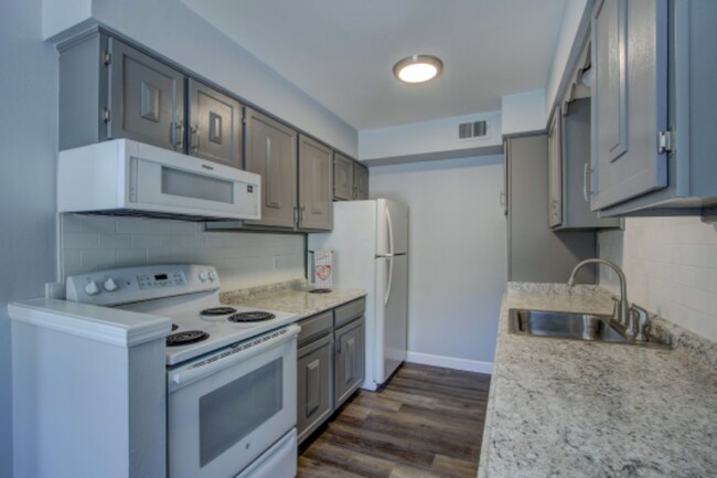 Building Photo - 4440 E 68th St