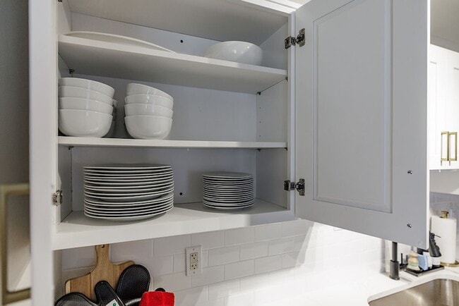 Building Photo - 2165 S Milledge Ave