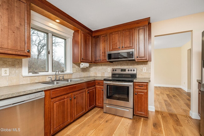 Building Photo - 3 Springwood Manor Dr