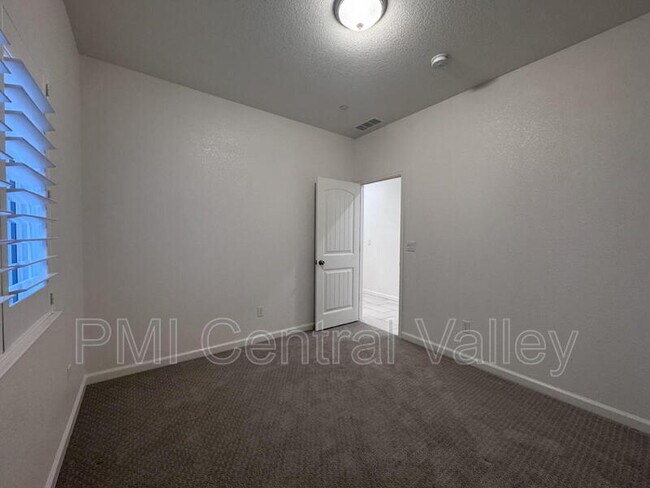 Building Photo - 4612 Irma Dr