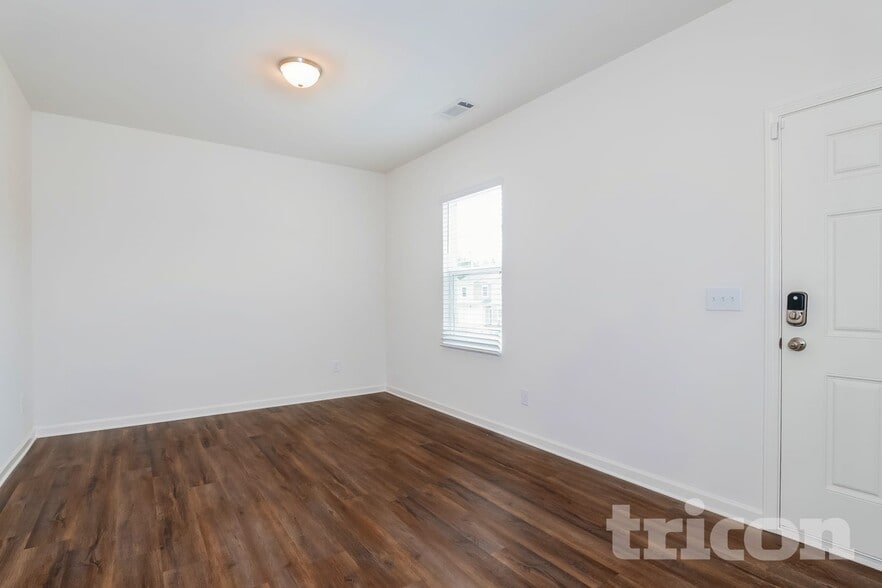 Building Photo - 1044 Hudson Ct