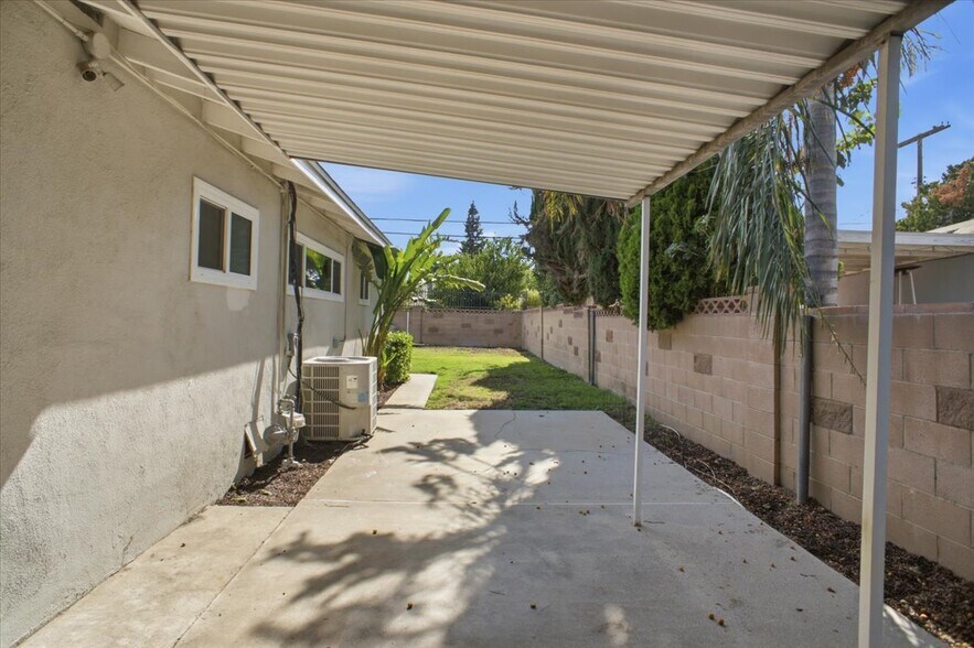Building Photo - 7737 Minstrel Ave