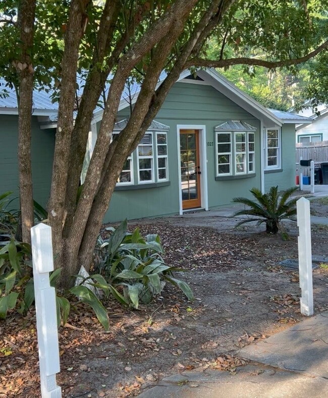 Building Photo - 1027 NW 11th Ave