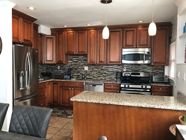 Kitchen - 5151 MacArthur Blvd NW