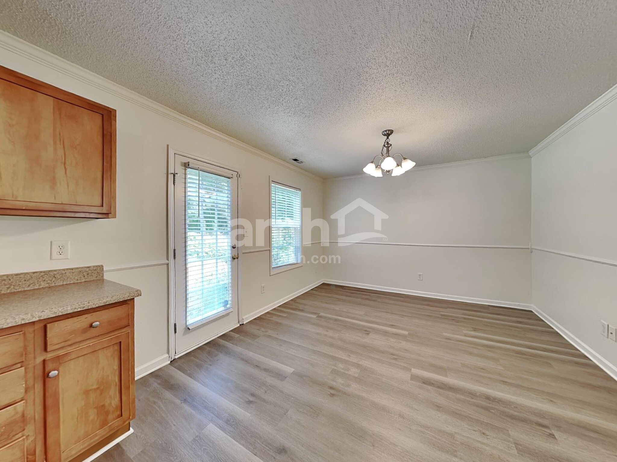 Building Photo - 1302 River Rock Dr