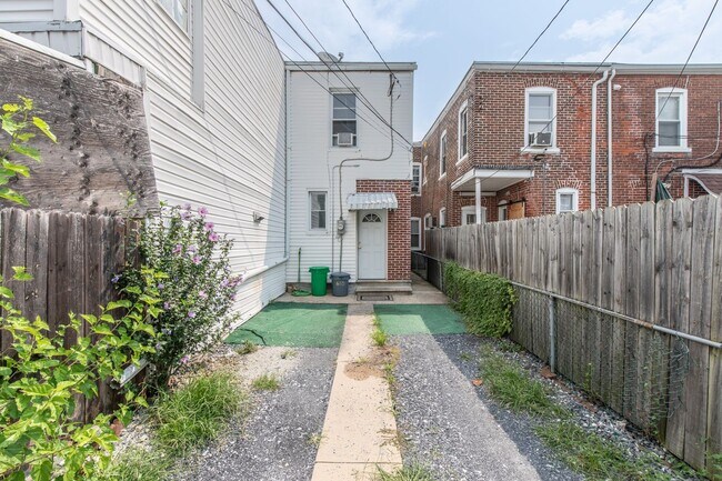 Building Photo - Spacious 3BR Allentown Gem – Comfort & Con...