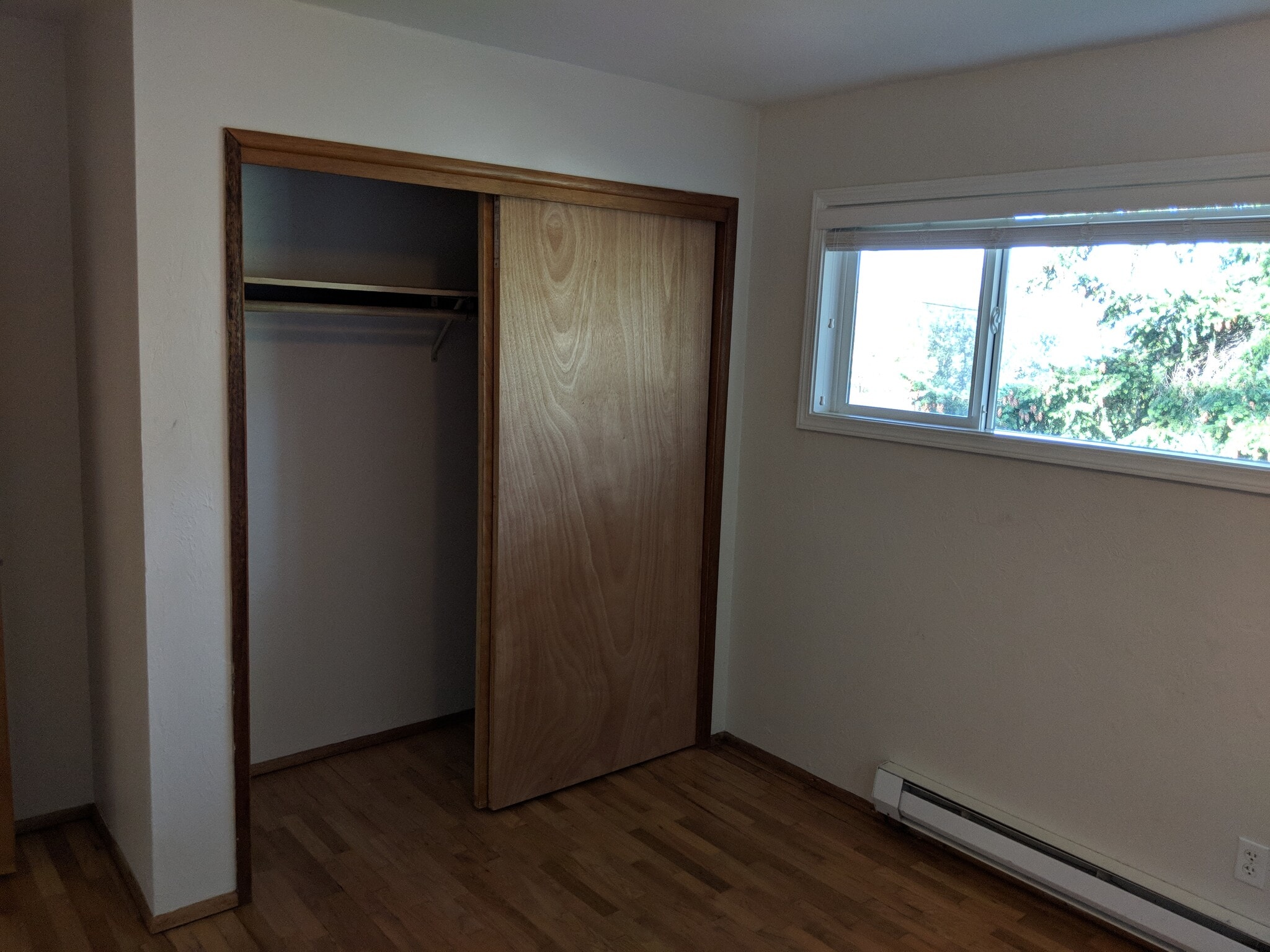 Bedroom - 1800 Lakeway Dr