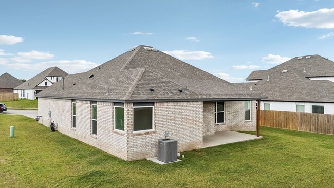 Building Photo - NEIGHBORHOOD POOL, WALKING TRAILS & ONE OF...