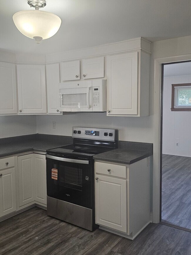 Building Photo - 7022 Gardner Dr