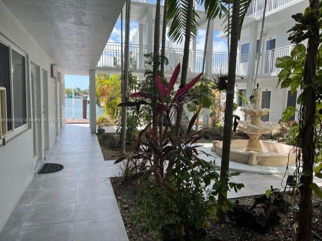 Building Photo - 2430 NE 135th St