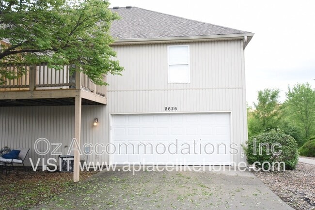 Building Photo - 8626 N Cleveland Ln