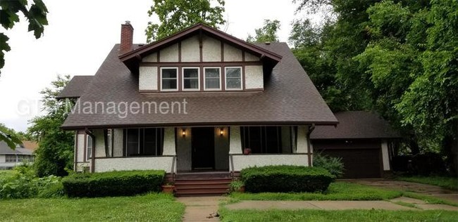 Building Photo - Historic Florence Home