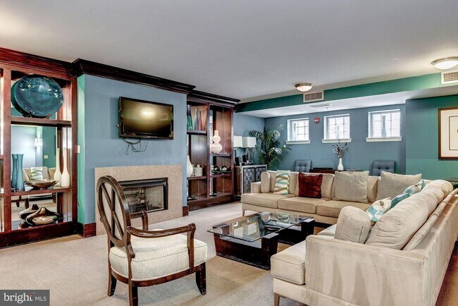 Building Photo - 555 Massachusetts Ave NW