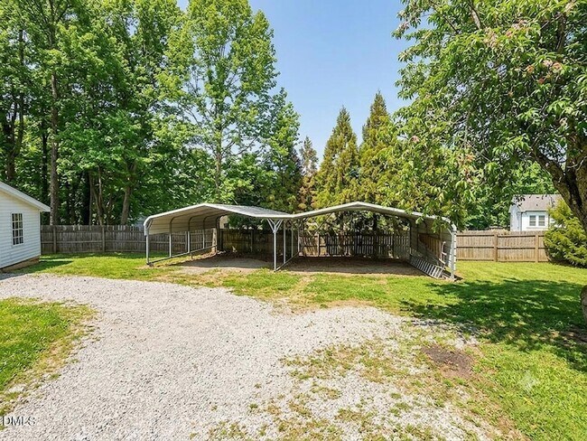 Building Photo - 530 Avent Ferry Rd