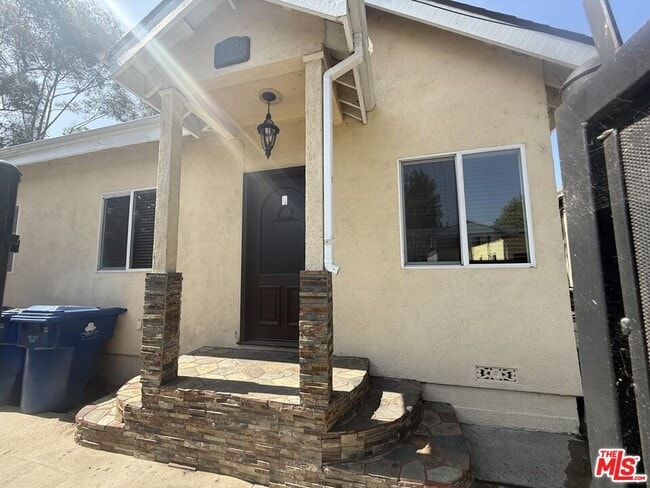 Building Photo - 2244 Ripple St