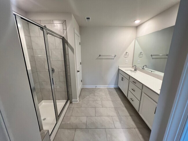 Building Photo - Room in House on Laughing Gull Dr