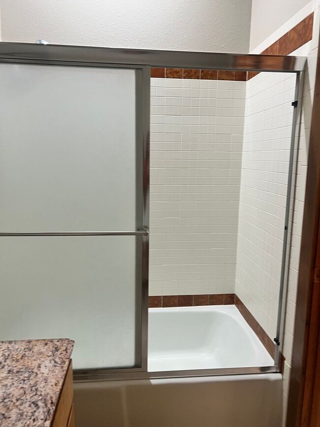 Building Photo - Pinon Condo with lock off bedroom