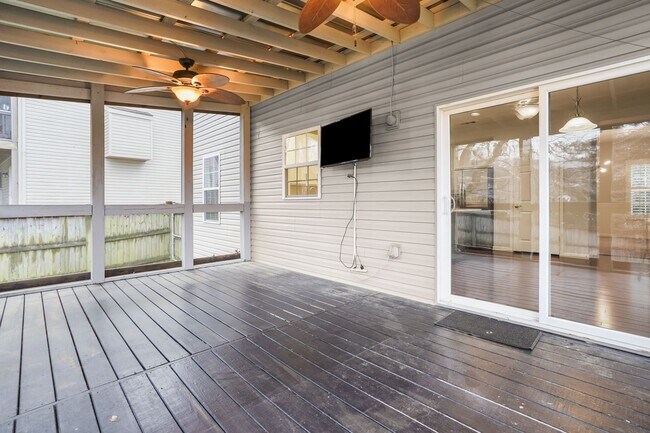 Building Photo - 2040 Towering Oaks Drive