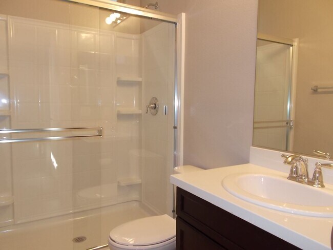 Building Photo - Spacious 3-Bed, 2-Bath Home in Prime Las Vegas Location