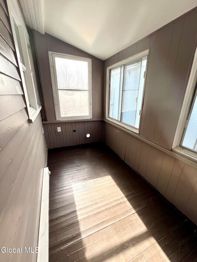 Building Photo - 298-300-300 Locust Ave