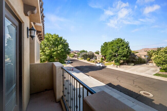 Building Photo - "Spacious 5-Bed Oasis with 3 Baths in Washington, UT – 3,171 Sq Ft of Comfort!"
