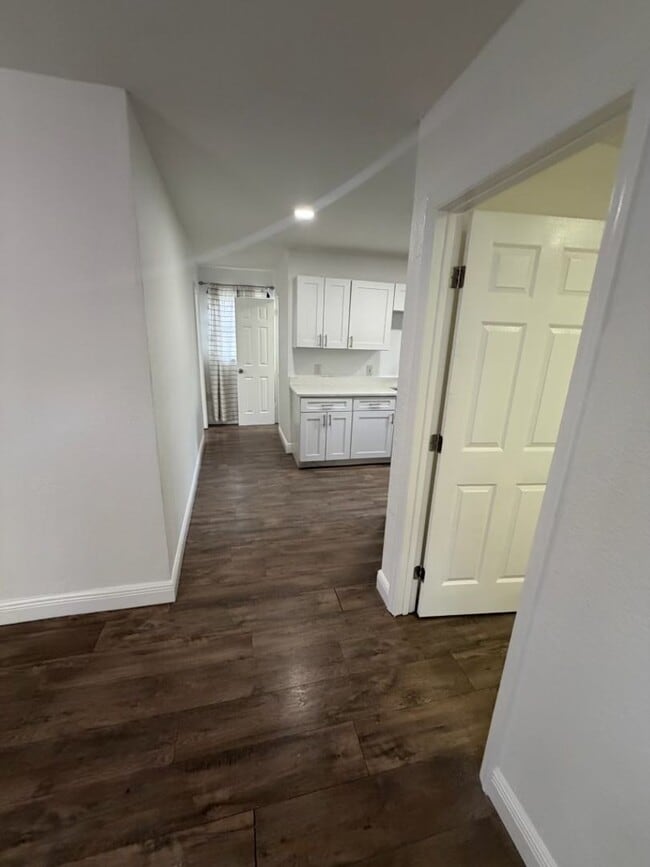 Building Photo - 3813 E Miller Ave